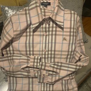 💯 Authentic Burberry shirt wear once size Medium